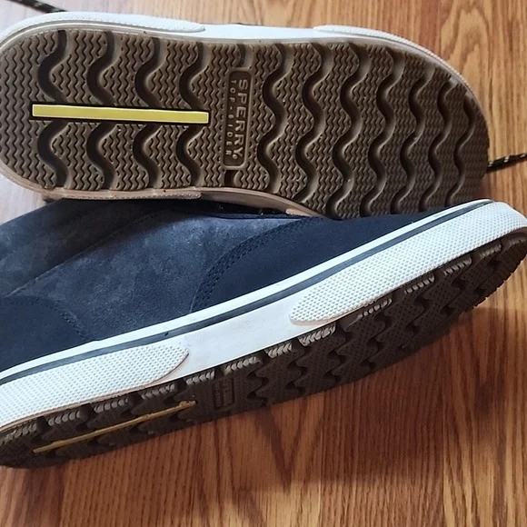 Sperry navy swedes ankle boot size 9